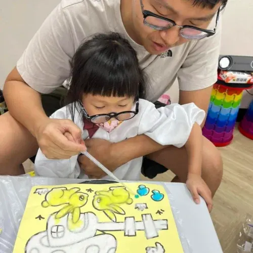 A6. 毛細現象實驗室－花朵擴香瓶 DIY、爬高高的水精靈 活動現場照片 3