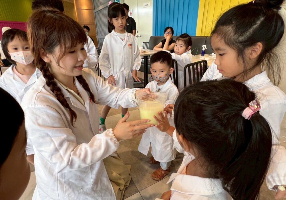 Tr.Vivi親子科學x Lalaport台中