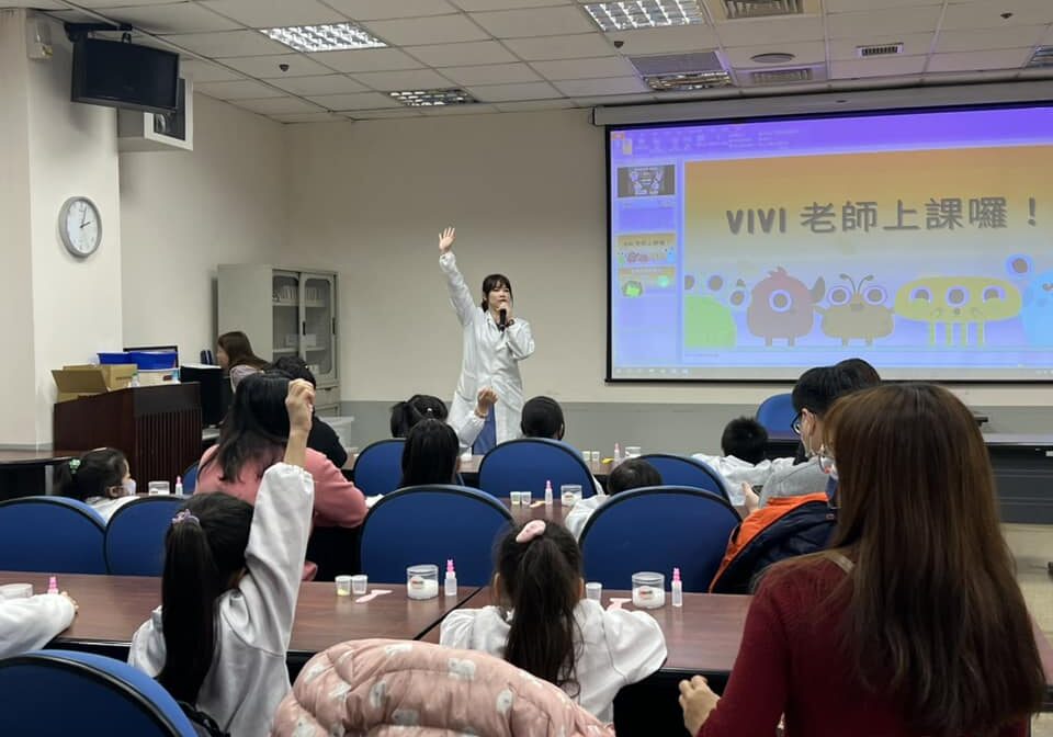 Tr.Vivi親子科學 x 中友百貨