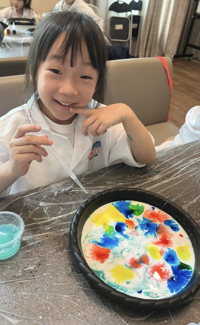 Tr.Vivi親子科學-彩虹泡泡龍