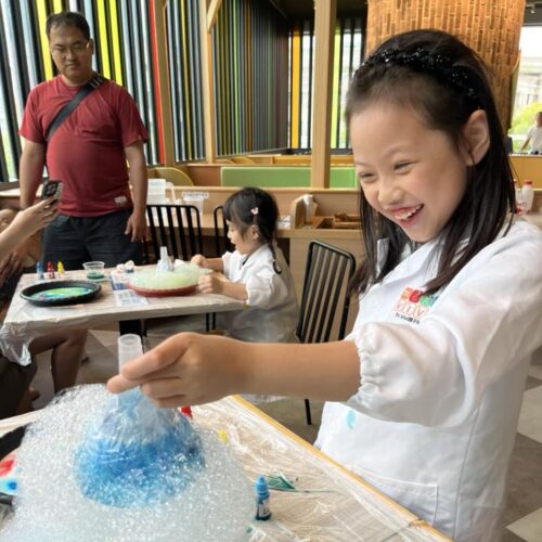 Tr.Vivi親子科學-彩虹泡泡龍