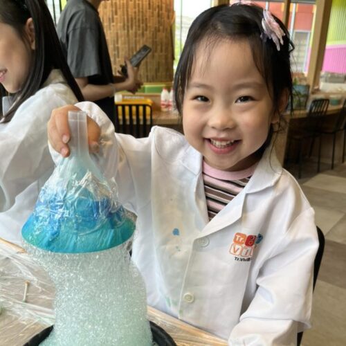 Tr.Vivi親子科學-彩虹泡泡龍